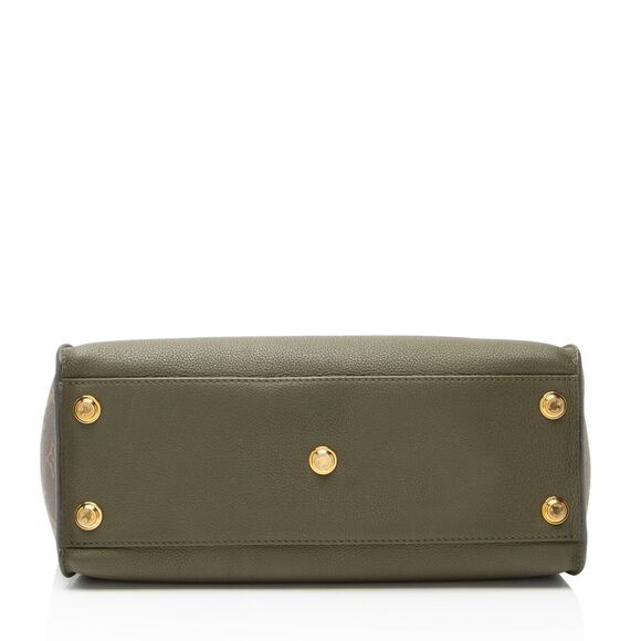 Louis Vuitton Calfskin Monogram Canvas On My Side MM Tote - Picture 4 of 16